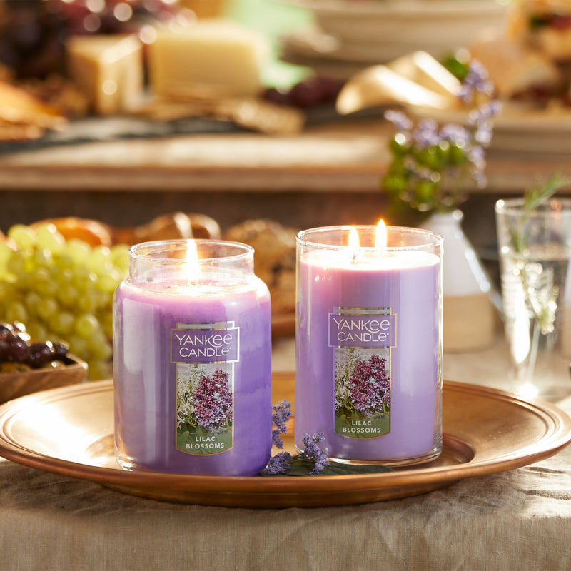 Yankee Candle Classic Large Jar Single Wick Candle, Lilac Blossoms, 22 Ounce