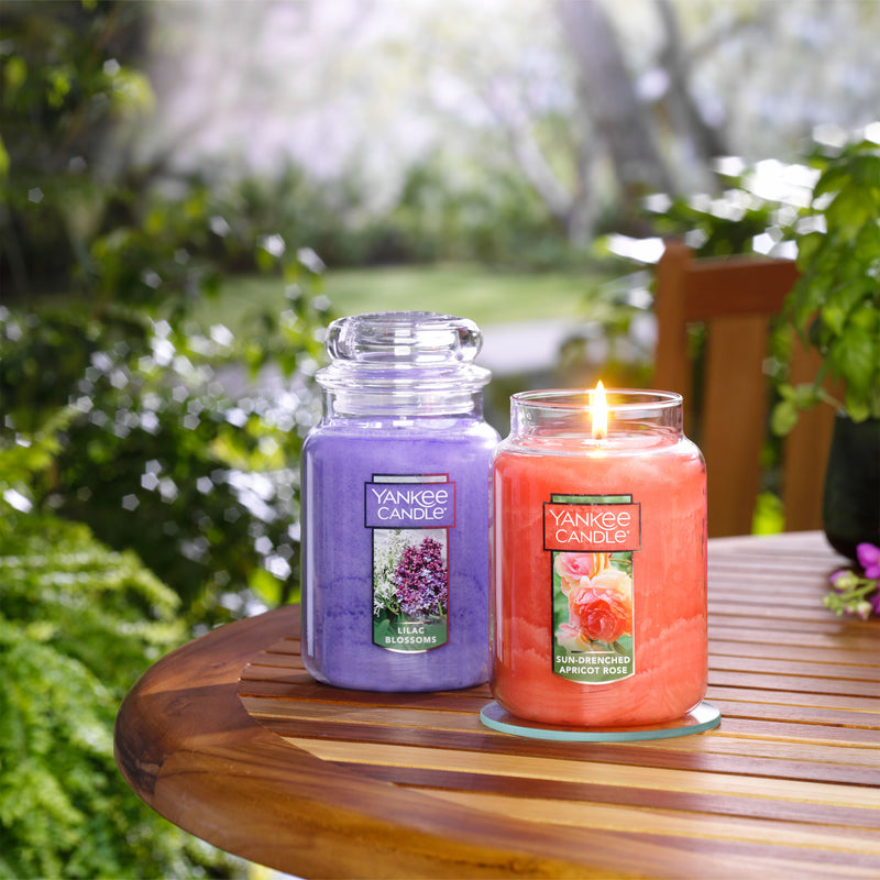 Yankee Candle Classic Large Jar Single Wick Candle, Lilac Blossoms, 22 Ounce