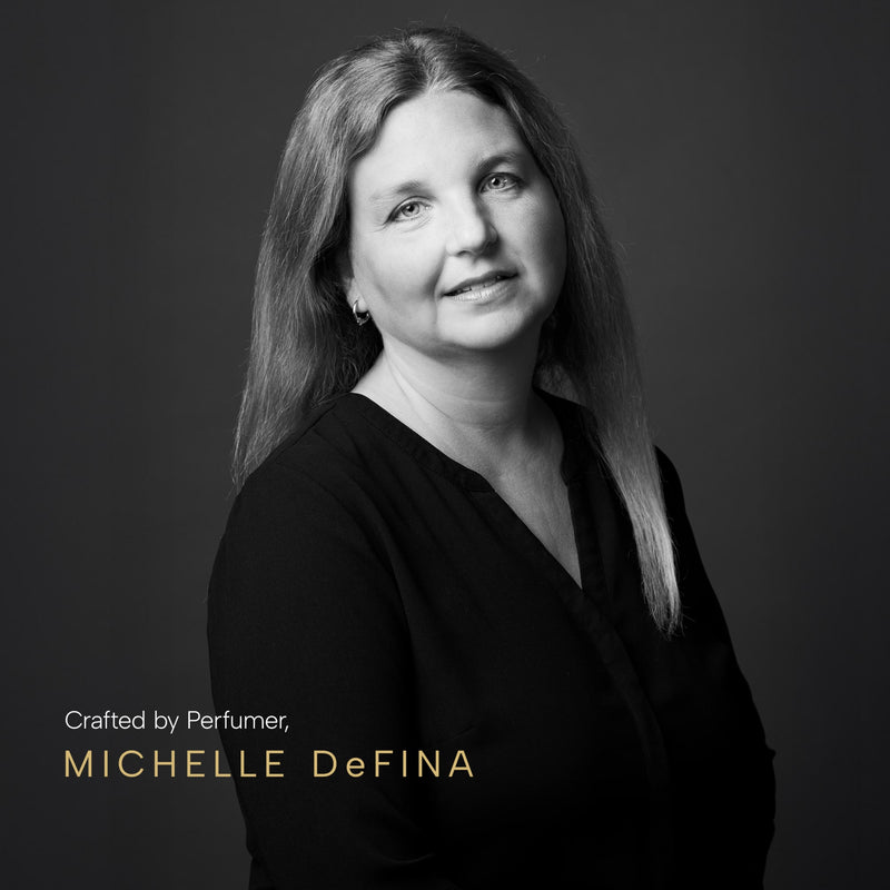 Yankee Candle Premium Medium Scented Jar Candle with up to 60 Hour Burn Time, Petal, 12 OZ